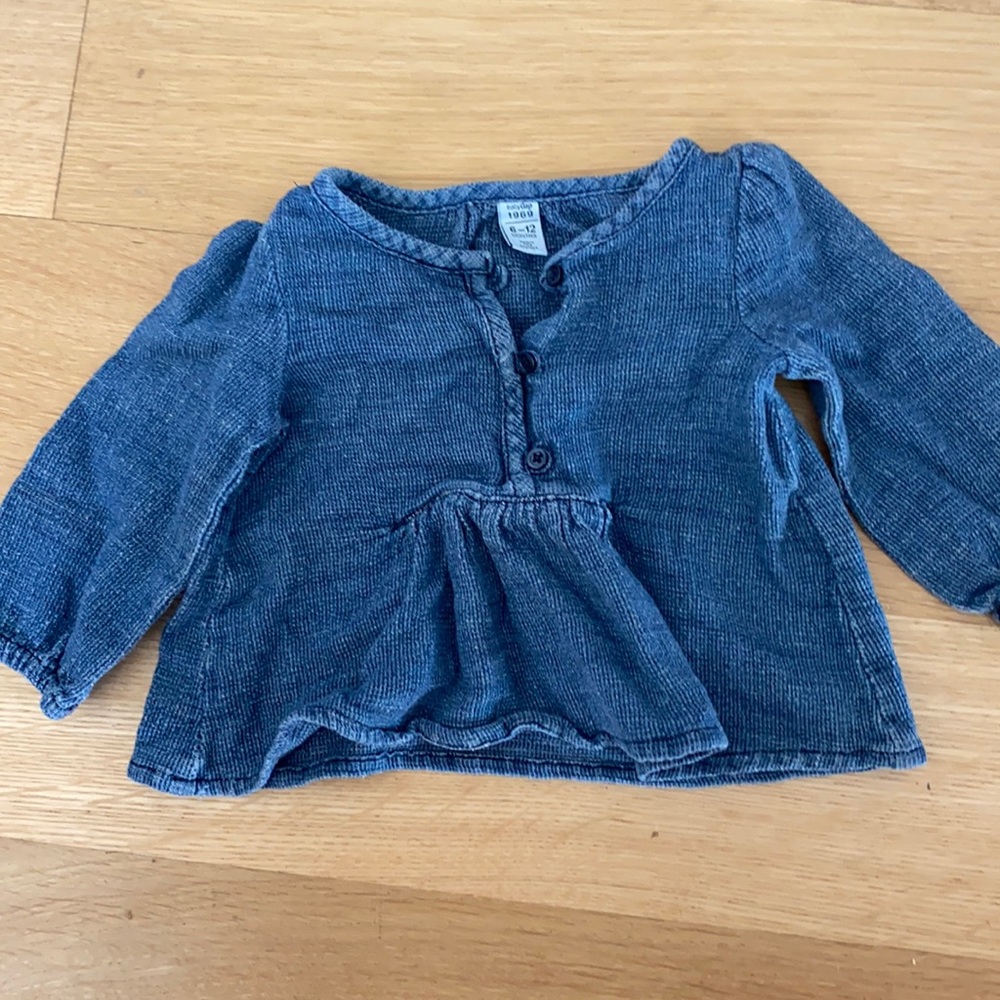 Baby gap 6-12 month top
